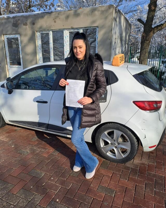 Dinu Nicoleta Rizica Angela Mirescu Irina Trei dinte-un foc! Instructori: Ilie Ciprian și Ilie Marilena Hai și tu! Poți face chiar cu unul dintre ei,dacă soliciți asta la înscriere. Tel. 0726699110