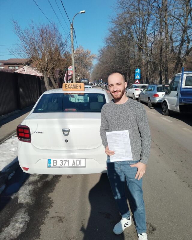 Nițu Leonard Adelin, venit de la altă școală, a luat din prima cu 0 puncte penalizare Instructor: Telegaru Adrian Hai și tu! Poți face cu Adi! Tel. 0726699110
